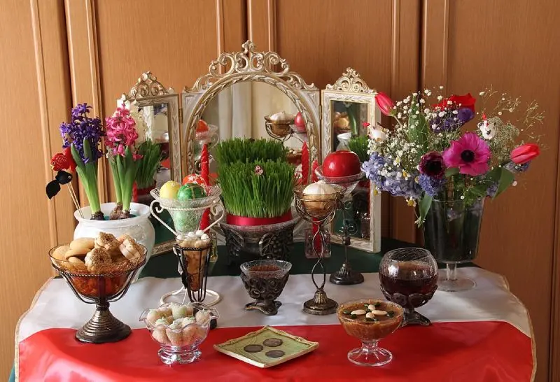 سفره هفت سین. منبع: ویکی مدیا؛ عکاس: Roozitaa