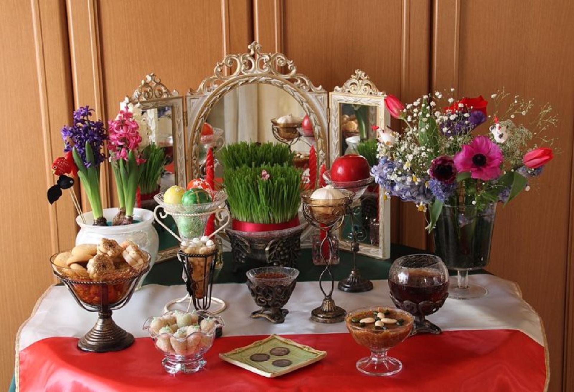 سفره هفت سین. منبع: ویکی مدیا؛ عکاس: Roozitaa