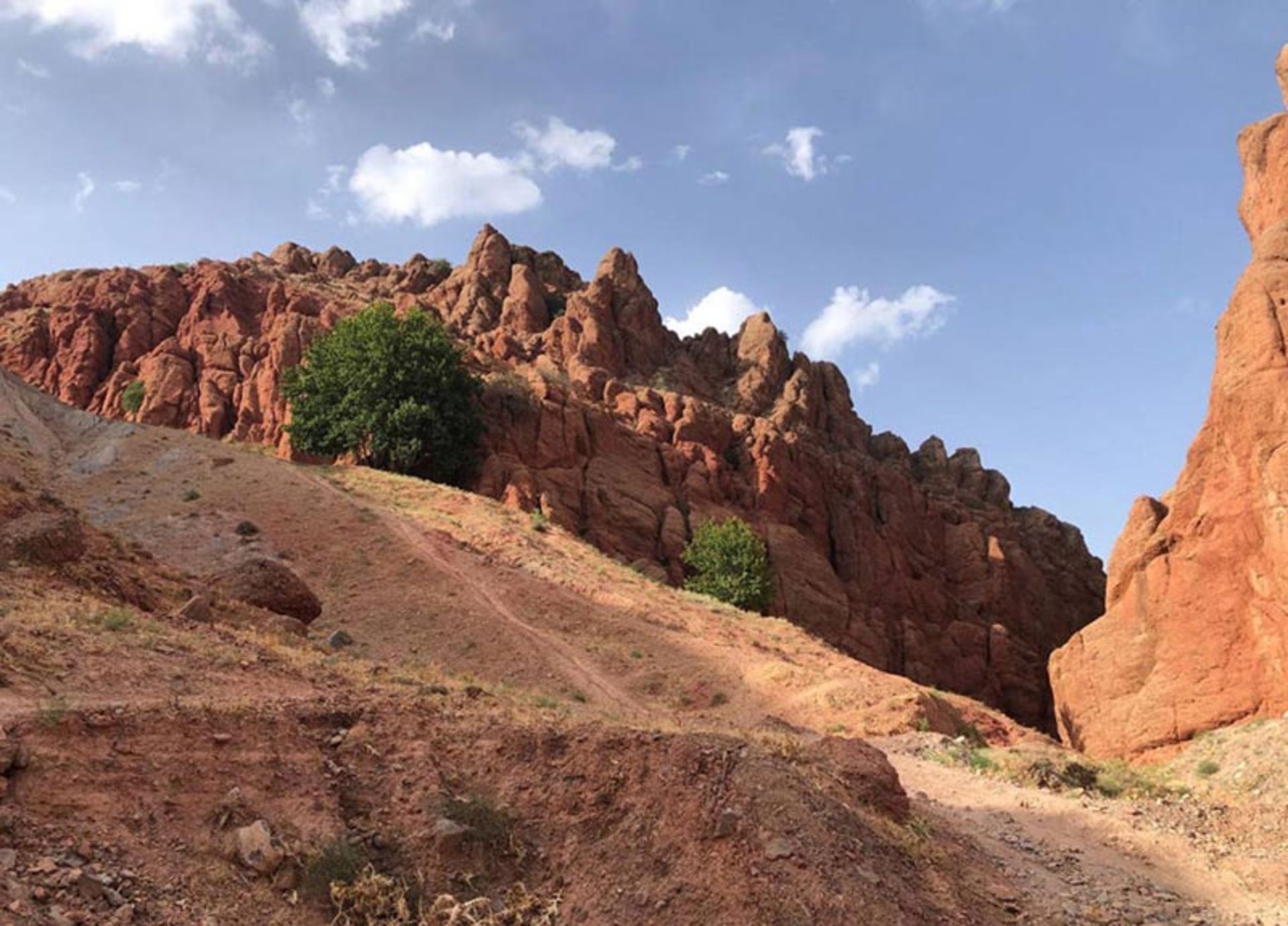 دره هفت غار نیشابور؛ منبع عکس: destinationiran.com؛ عکاس: محسن موسوی