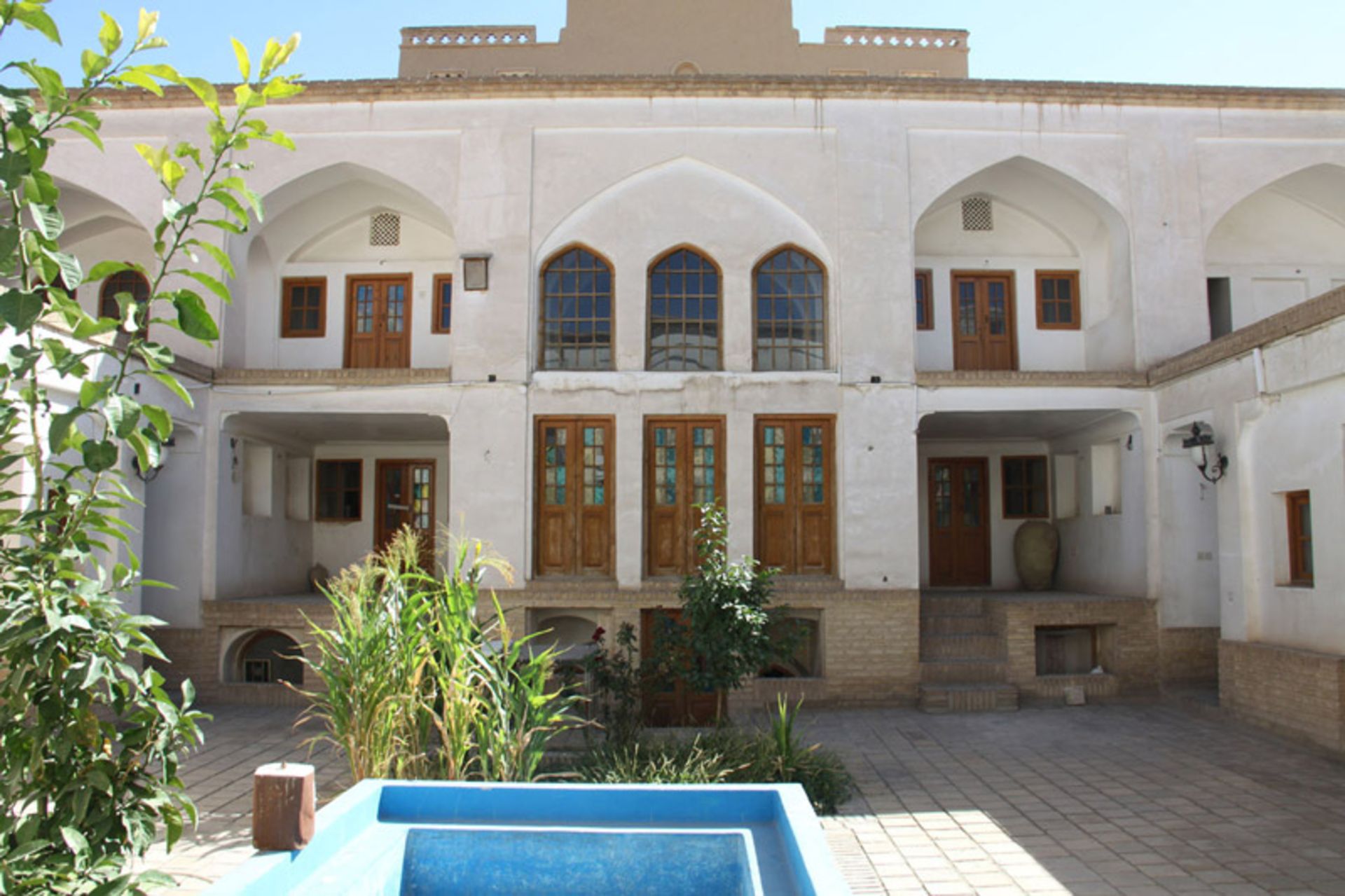 حیاط بیرونی خانه تدین در سمنان؛ منبع: میراث آریا؛ عکاس: احسان ورامینی
