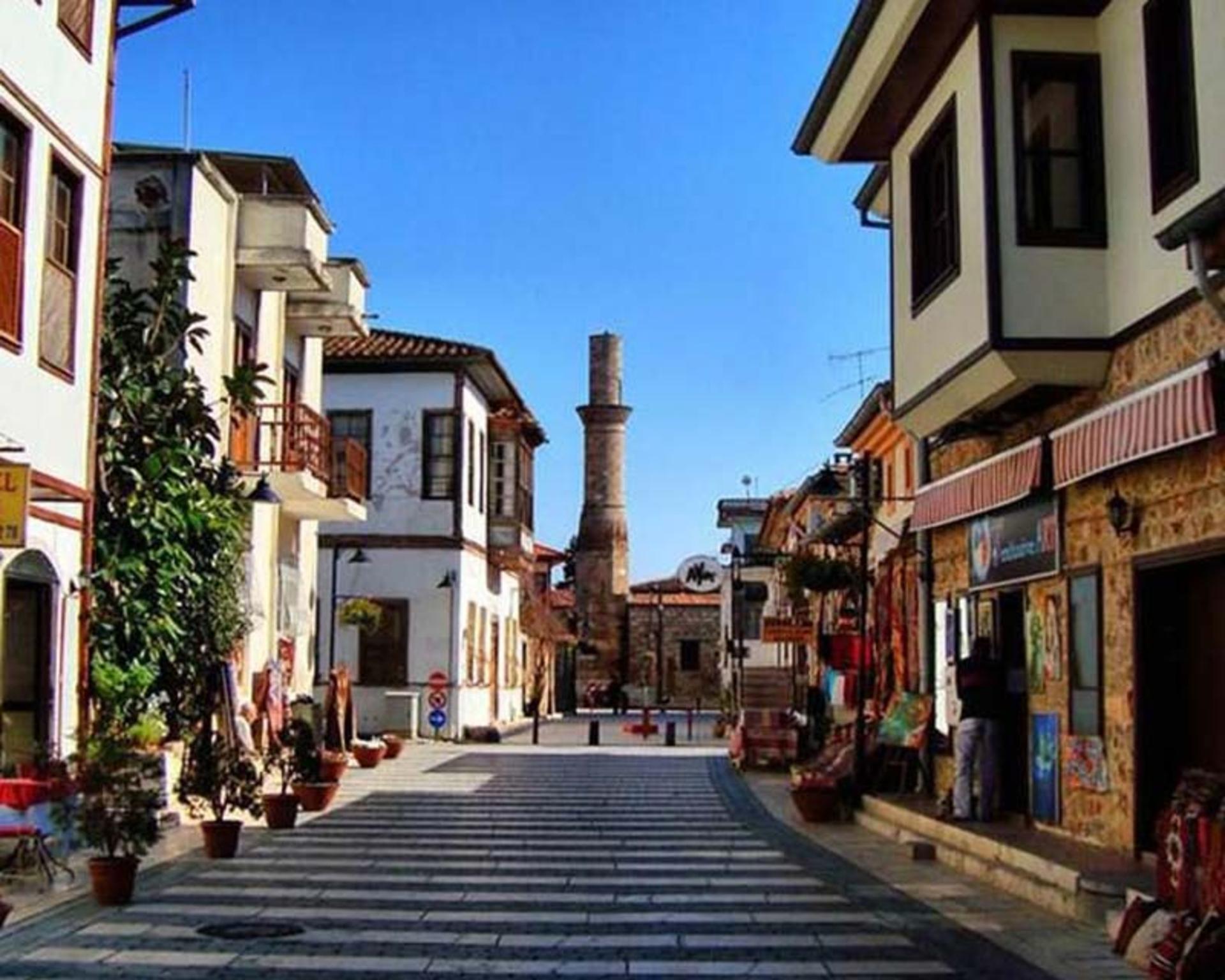 آنتالیا کجا بریم؟ از سواحل آفتابی تا خریدهای هیجان انگیز!