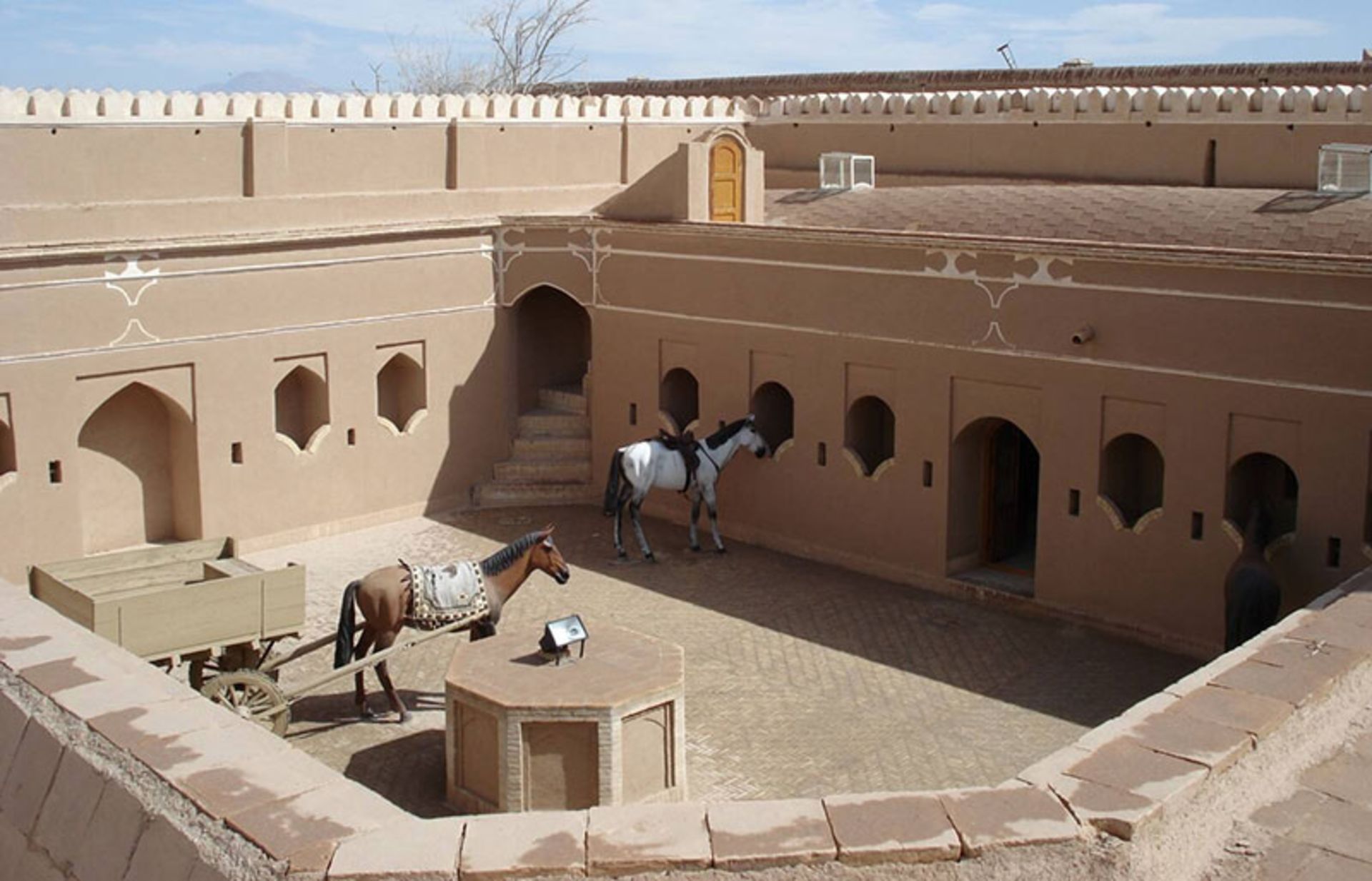 چاپارخانه میبد؛ منبع عکس: visitiran؛ نام عکاس: نامشخص