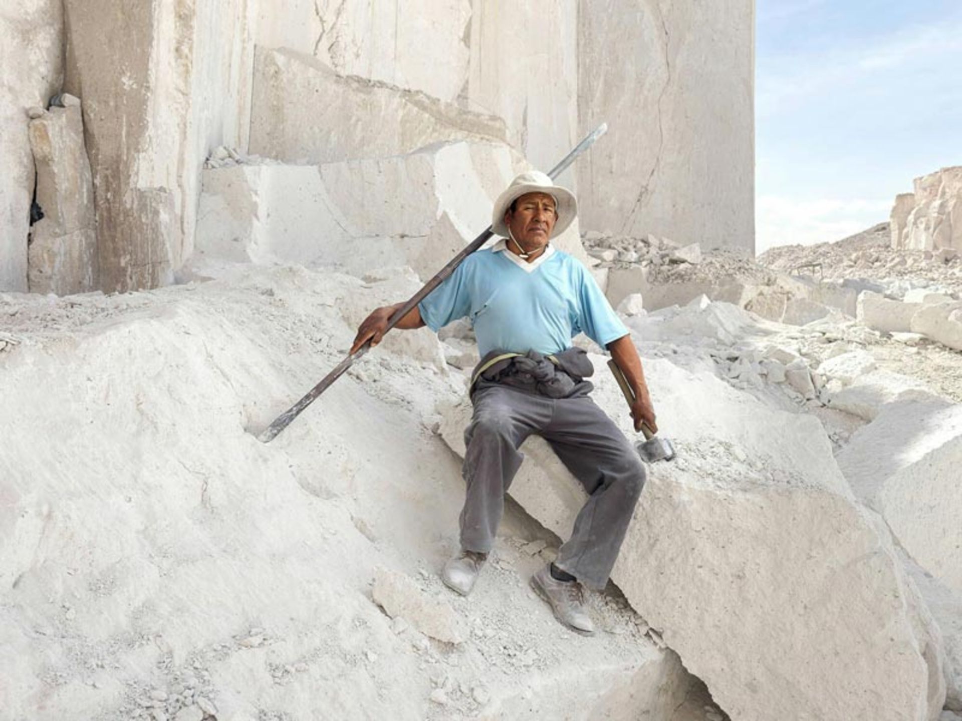 معدنکار در پرو؛ منبع عکس: hasselblad.com؛ عکاس: ROMAN JEHANNO