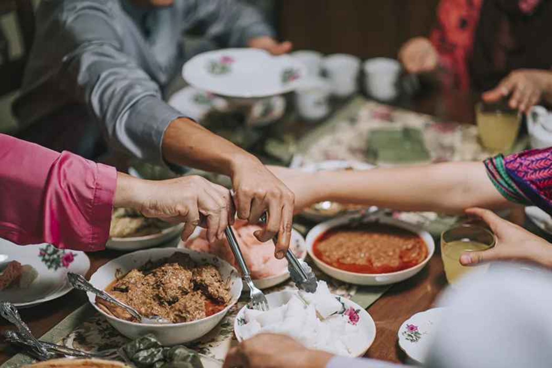 سفره سحری ماه رمضان، منبع عکس: sg.theasianparent.com، عکاس: نامشخص