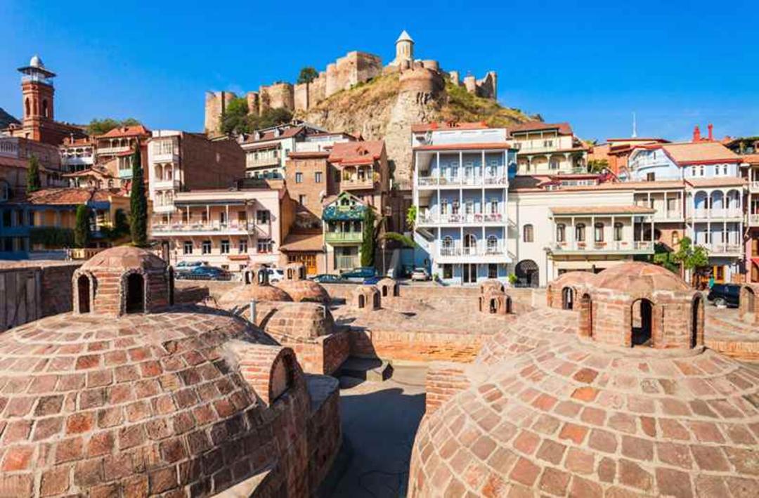 منطقه قدیمی تفلیس، منبع عکس: سایت budgettravelplans.com، عکاس: نامشخص