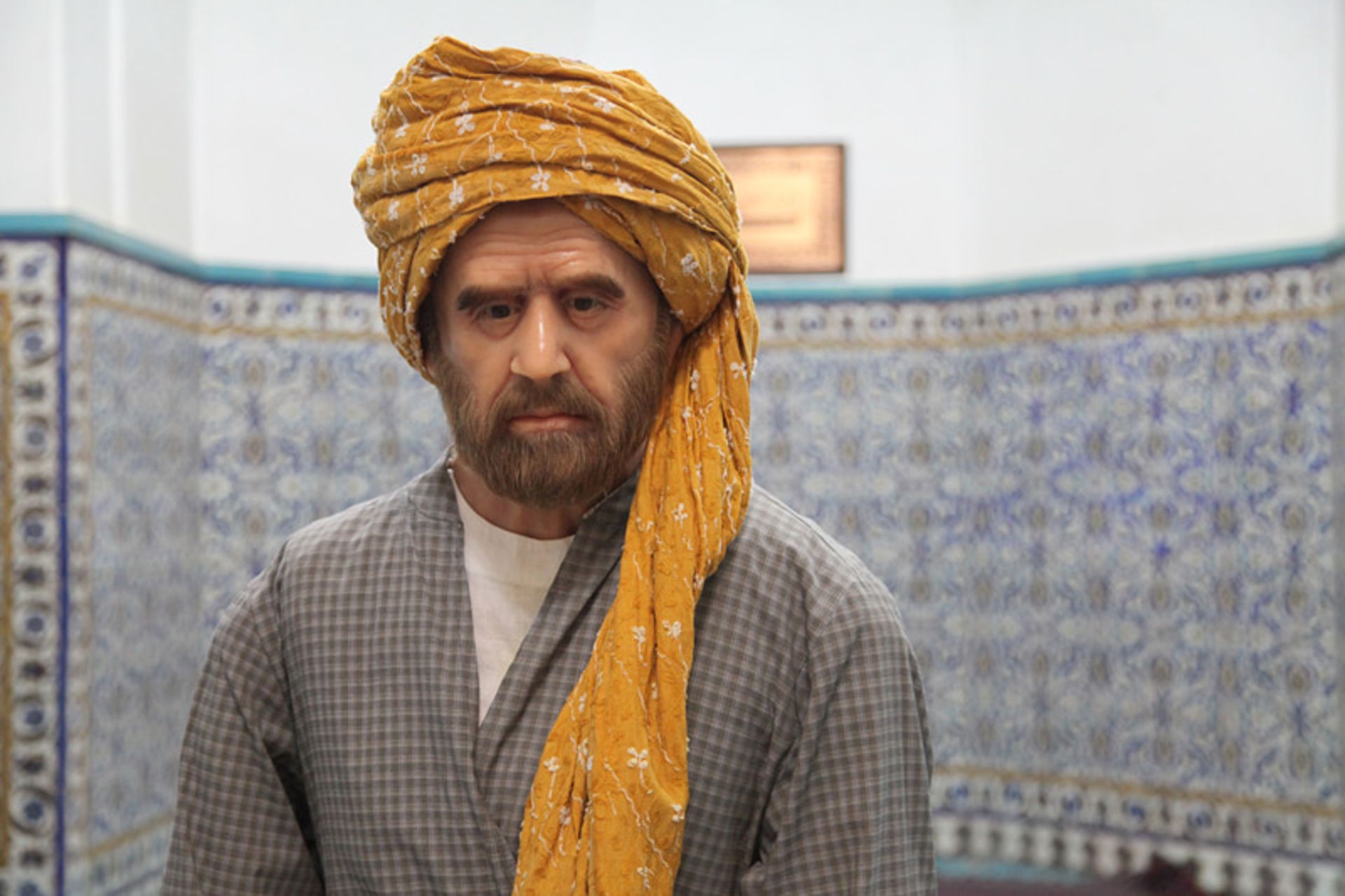 مجسمه مرد دستار به سر در حمام گنجعلی خان کرمان؛ عکاس: محمد شجاعی