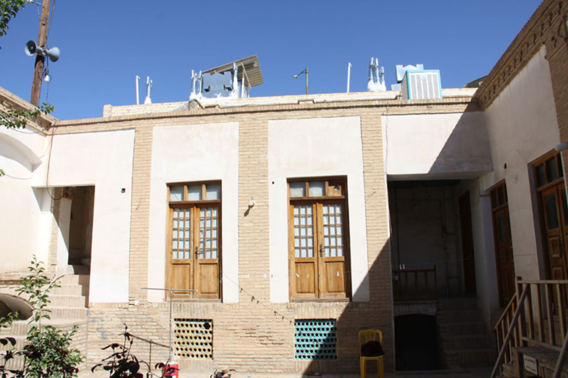 حیاط اندرونی خانه تدین، منبع: میراث آریا؛ عکاس: احسان ورامینی