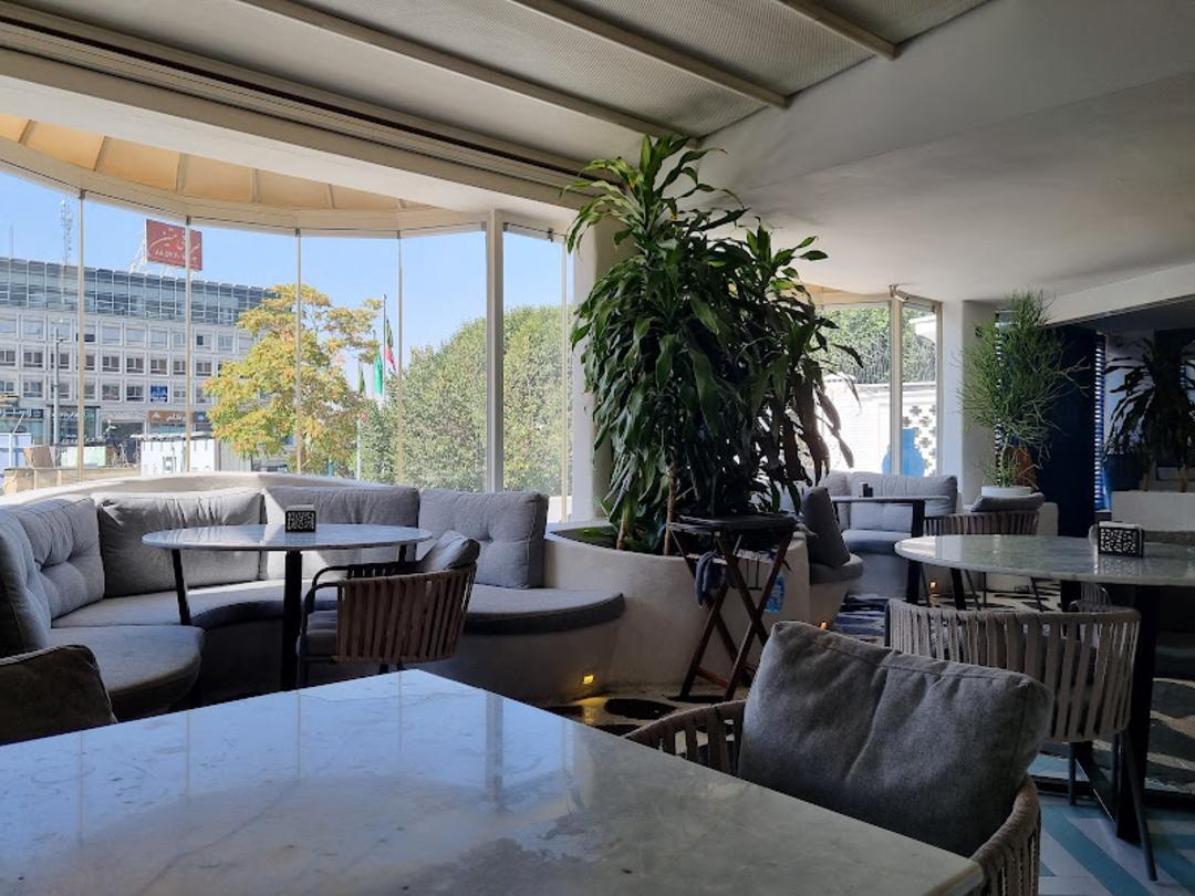 رستوران اینترنی تهران. منبع: گوگل مپ؛ عکاس: Bahar Mpour