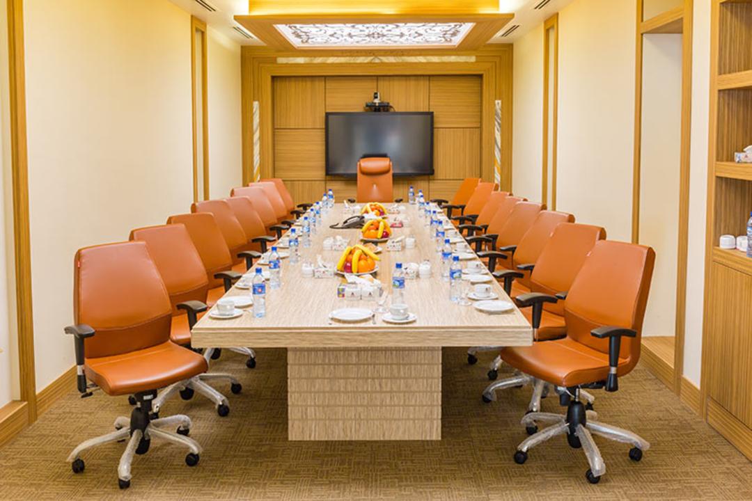 فضای داخلی سالن یاس یک هتل پارسیان استقلال؛ منبع عکس: سایت هتل پارسیان استقلال تهران؛ عکاس: نامشخص