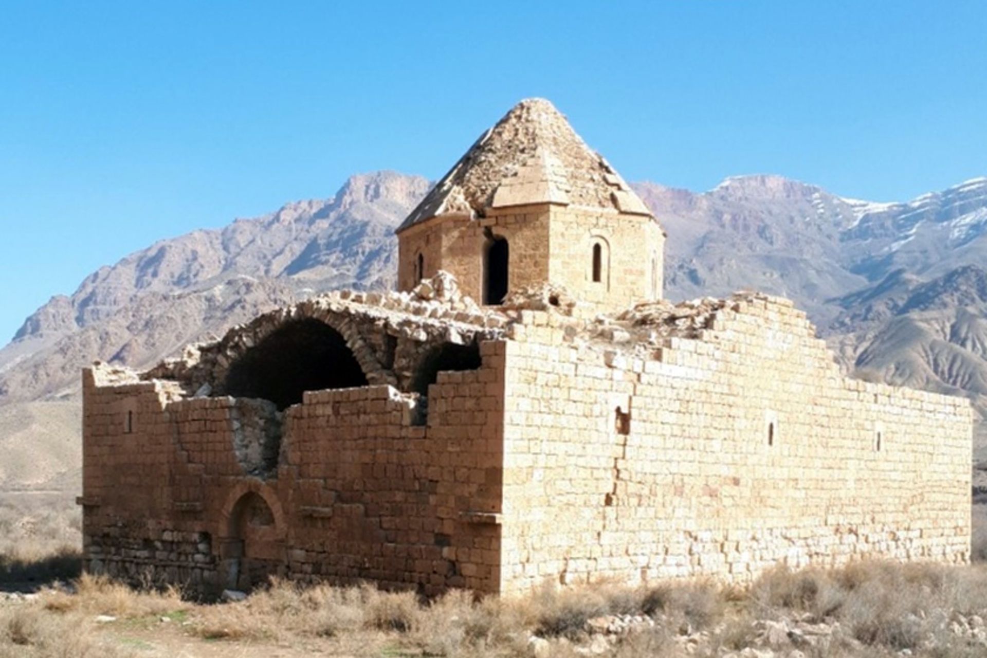 گورستان تاریخی آق کلیسا 