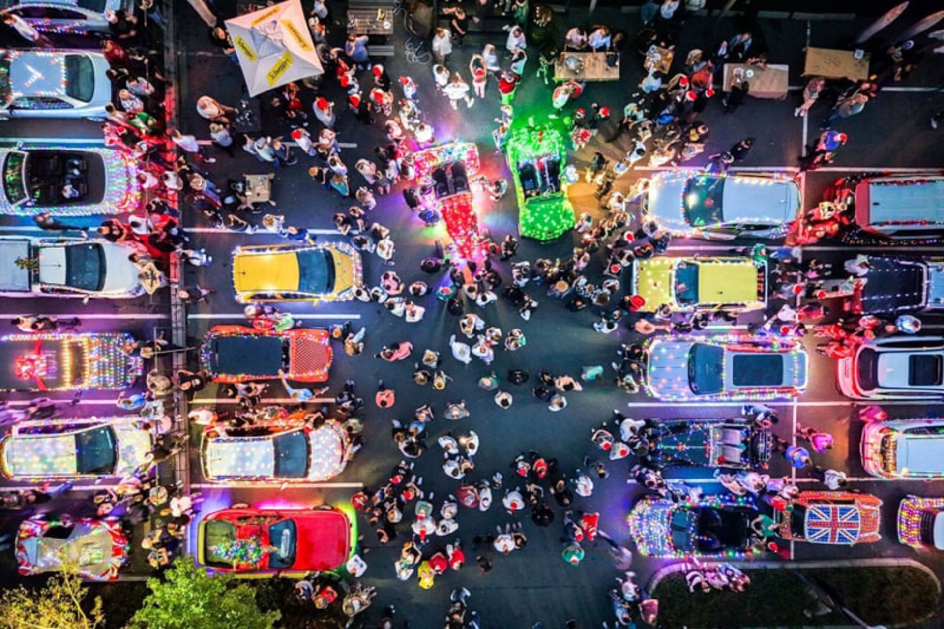  عکس هوایی، ماشین‌هایی با تزئینات کریسمس در آفریقای جنوبی