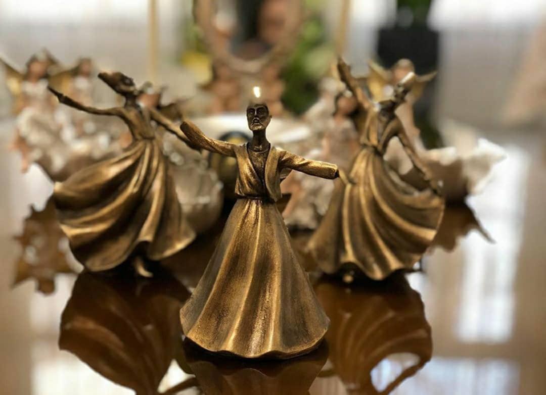 مجسمه سوفی های گردان سوغات قونیه