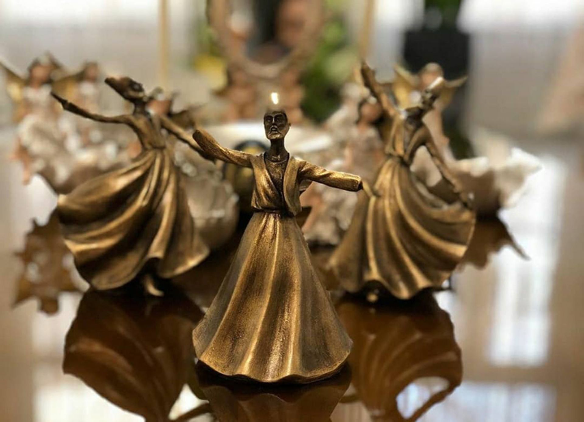 مجسمه سوفی های گردان سوغات قونیه