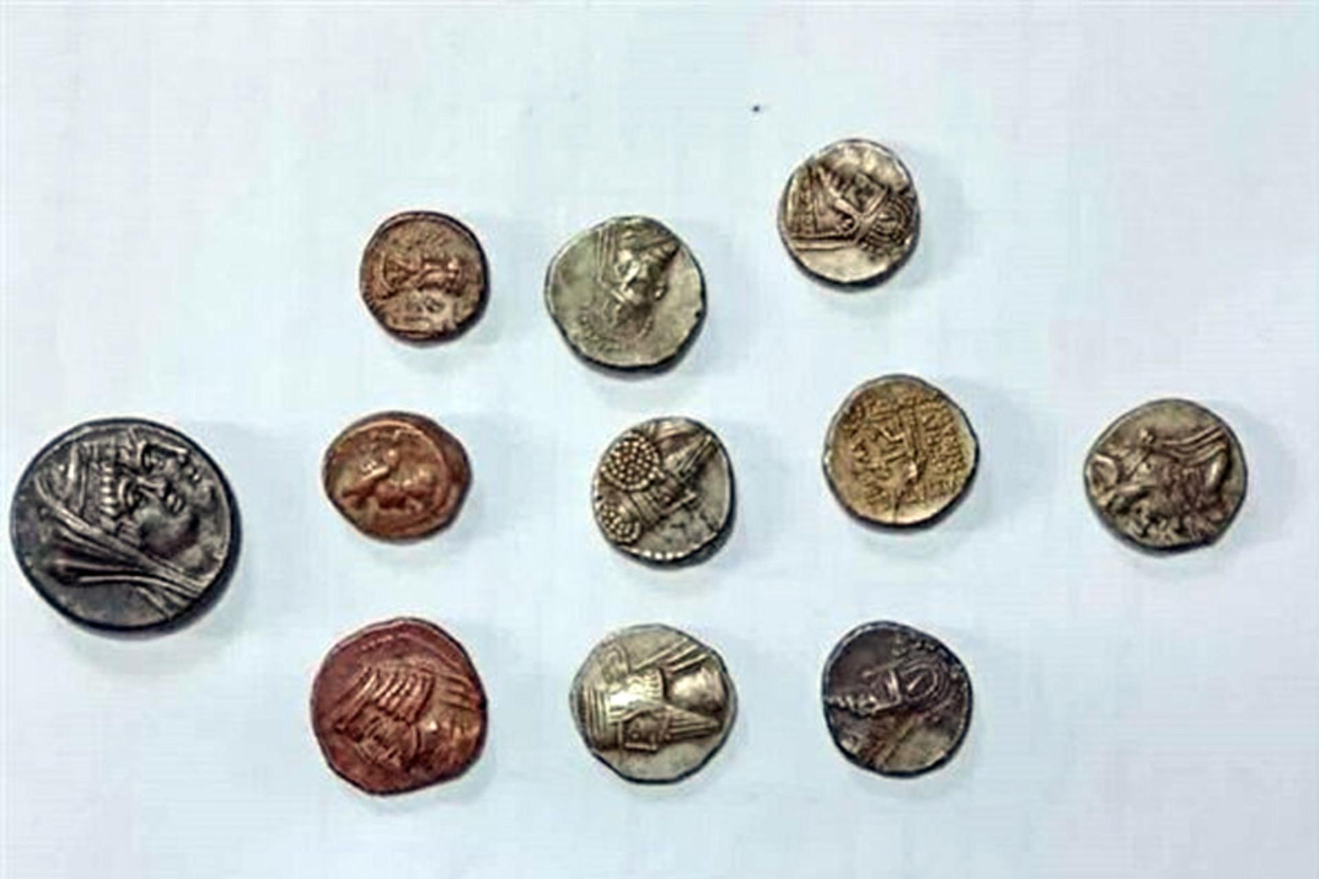 کشف سکه اشکانی در خرم آباد