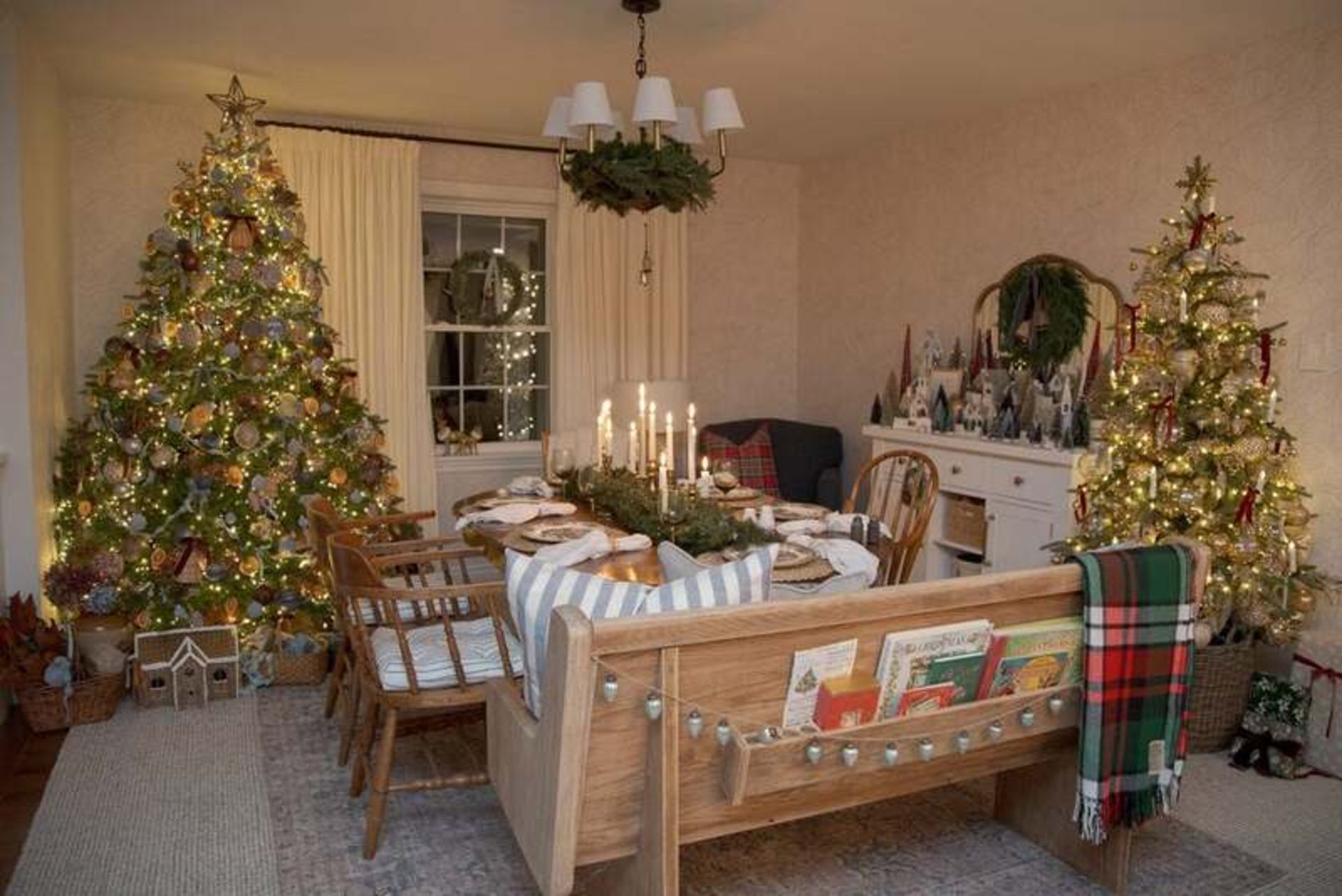 تزیین درخت کریسمس و سفره جشن در خانه ارامنه