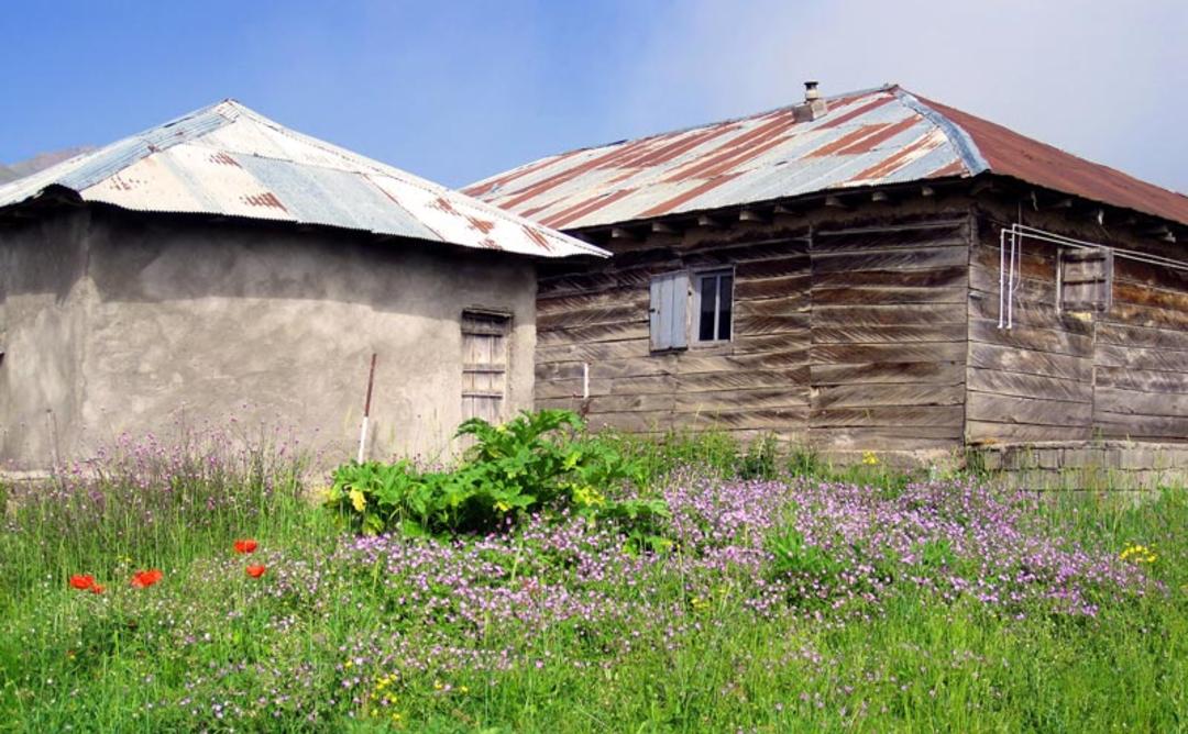 کلبه های روستایی سوباتان