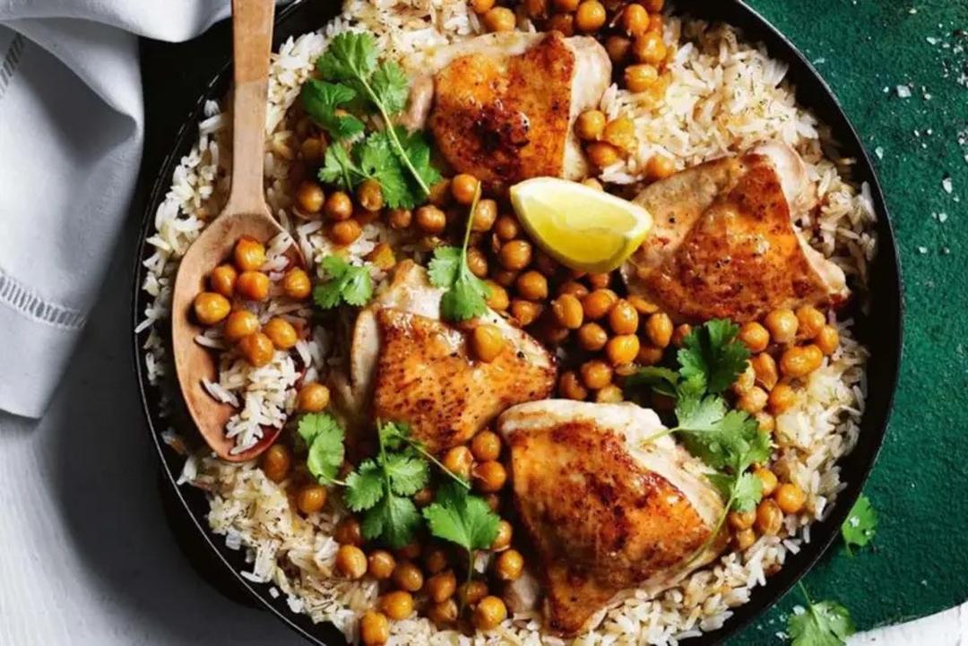 غذای محلی قشم همراه با تزیینات ویژه