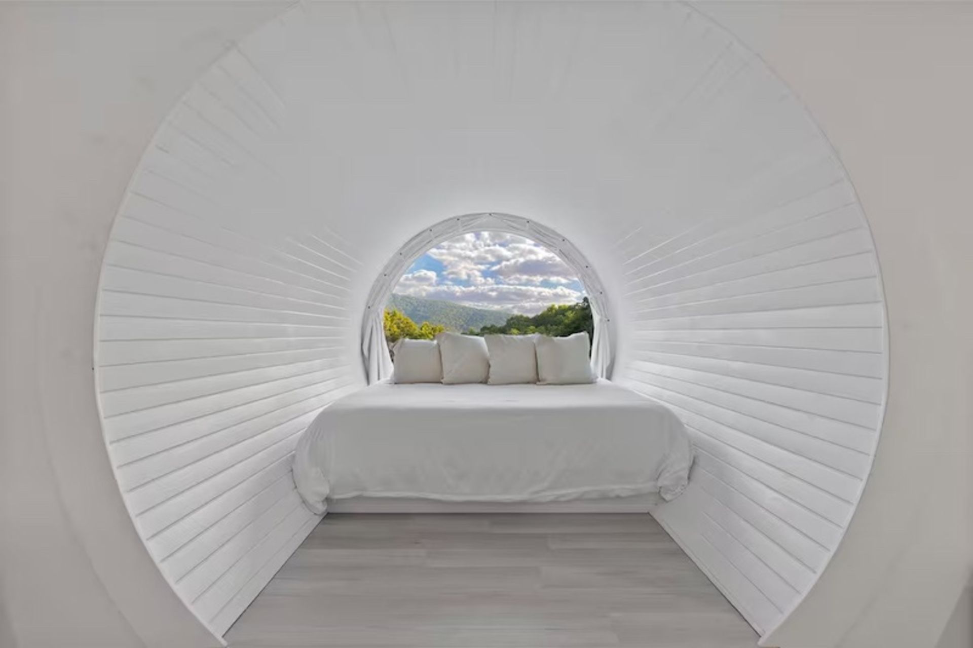 اتاق‌خواب کلبه دوربینی در جنگل