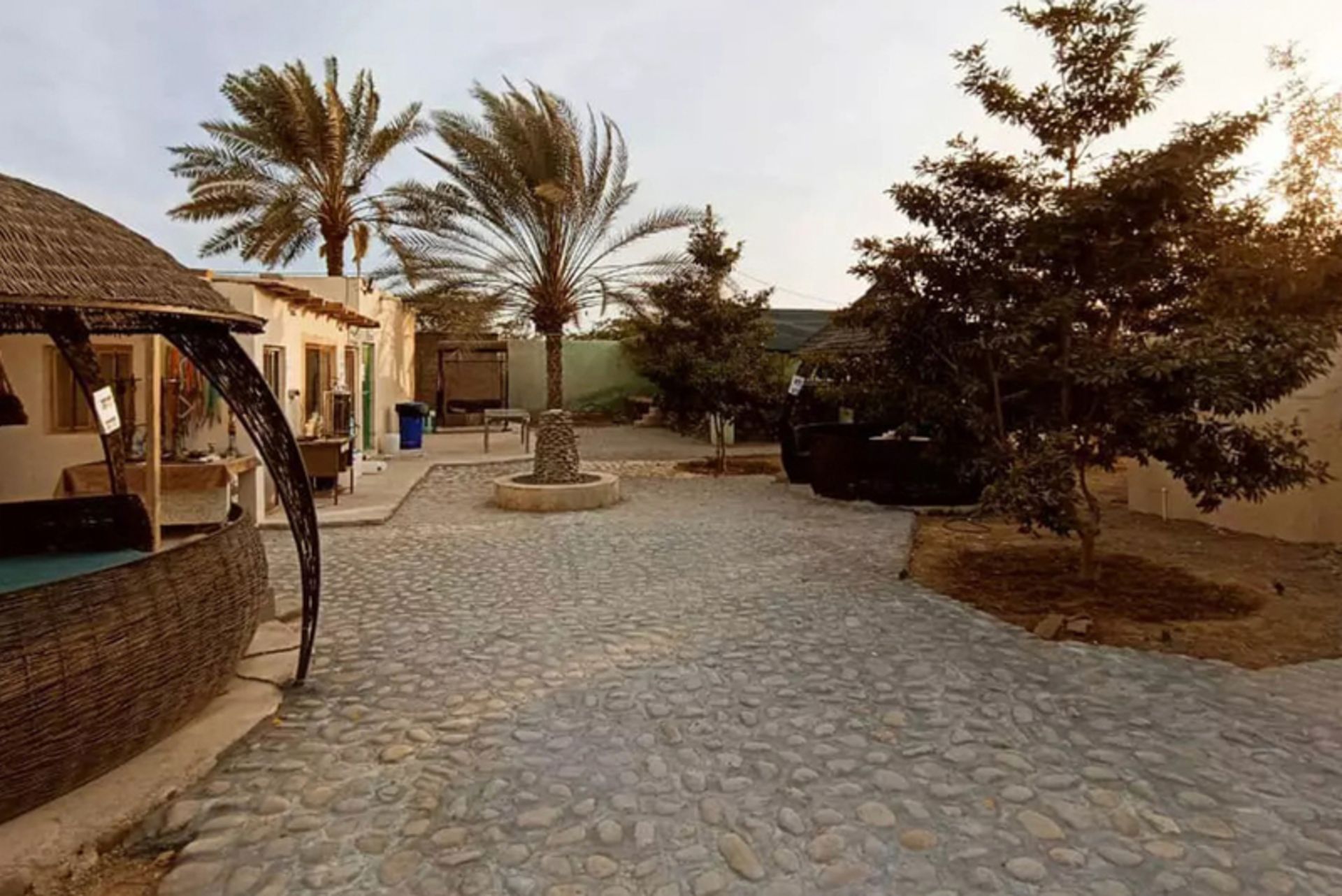 اقامتگاه بومگردی کپری چیکو در چابهار 