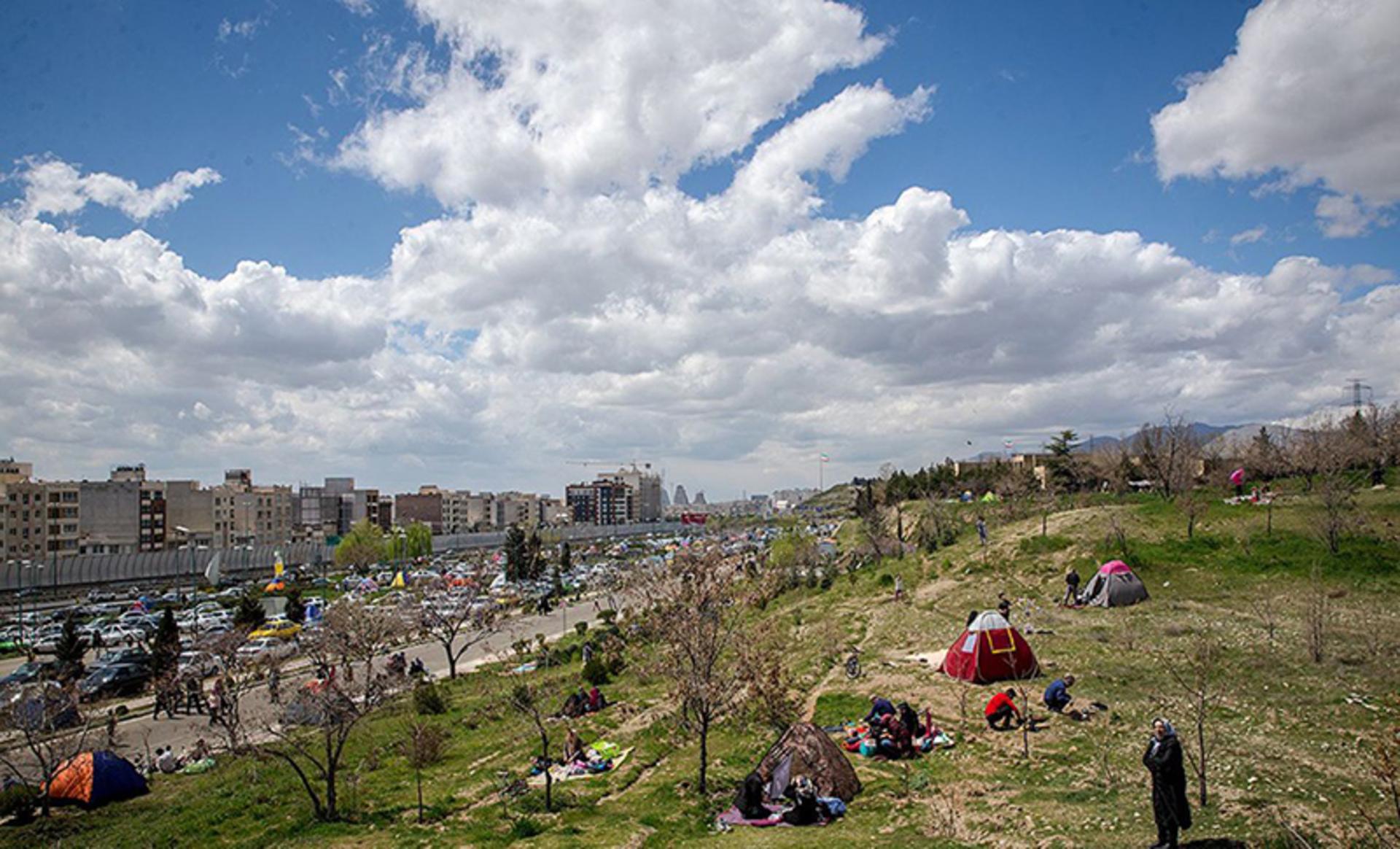طبیعت گردی تهرانی ها در روز سیزده بدر