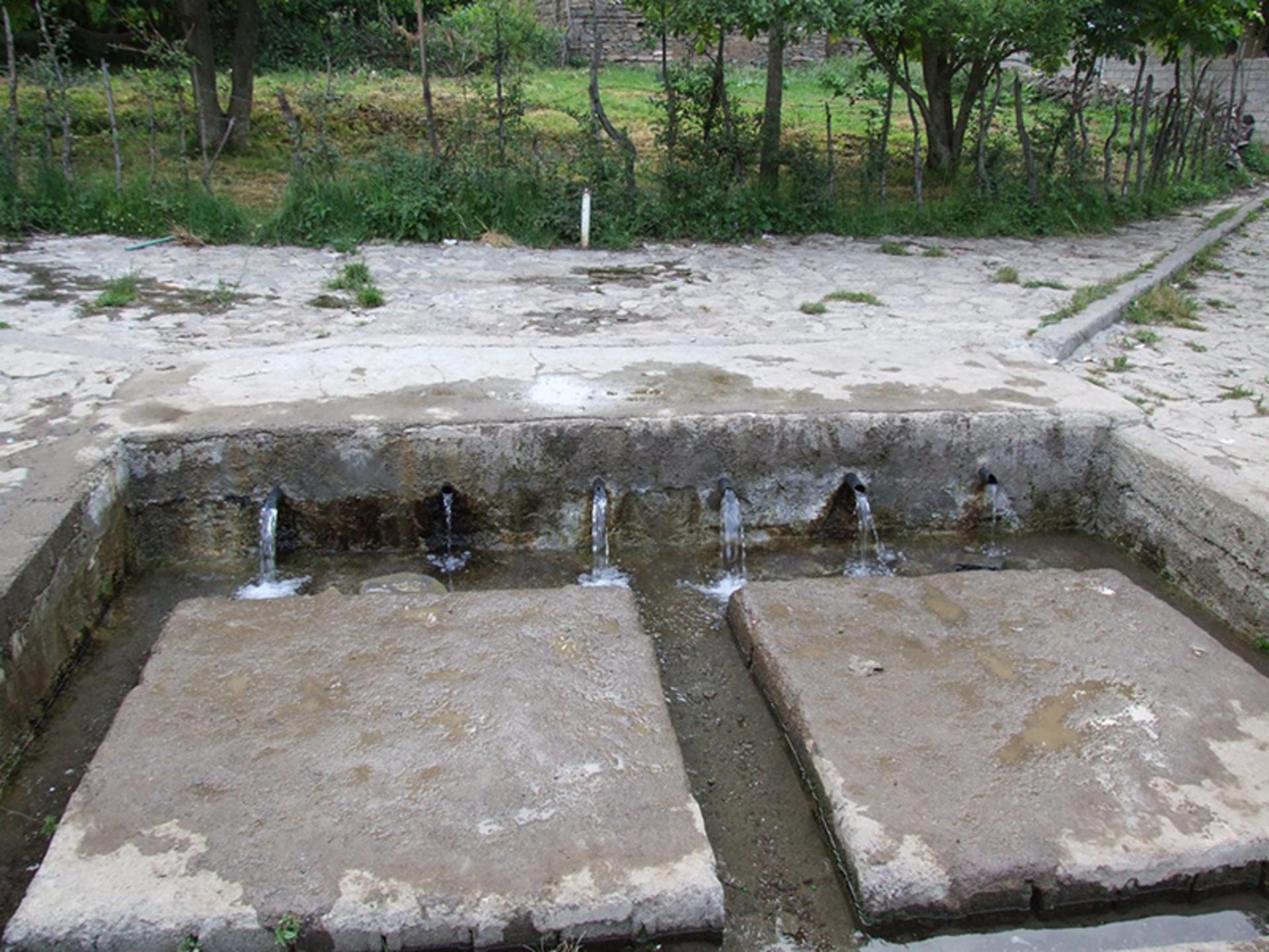 چشمه داماش در روستای داماش