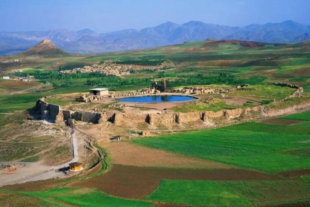 تخت سلیمان از نمای بالا