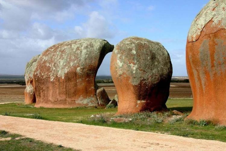مجموعه سنگ‌های مورفیز هیستکس