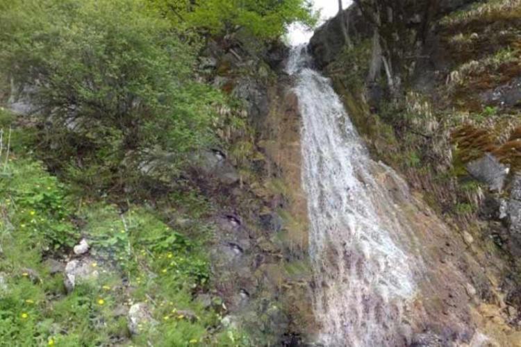 آبشار پردمه