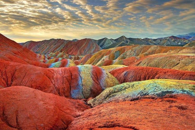 زمین‌ ها ی تغییر شکل یافته‌ ی دانژیا
