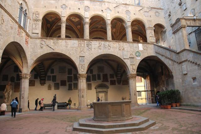 موزه ملی بارگلو (National Museum of Bargello)