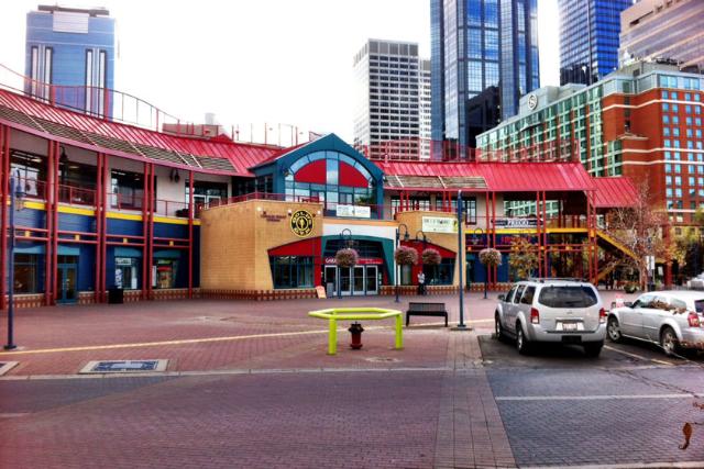 بازار Eau Claire