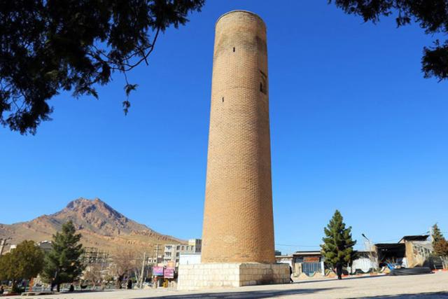 مناره آجری