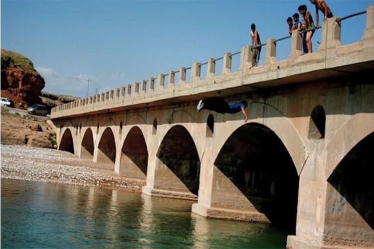 پل شاه‌ عباسی یا بالا رود