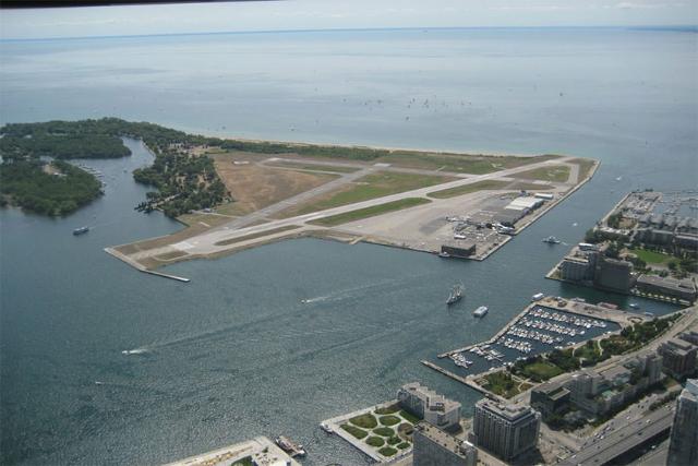 فرودگاه شهری بیلی بیشاپ تورنتو