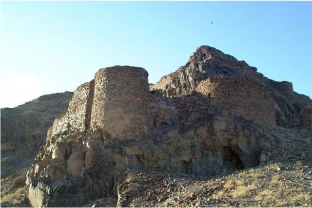 کوه قلعه فردوس