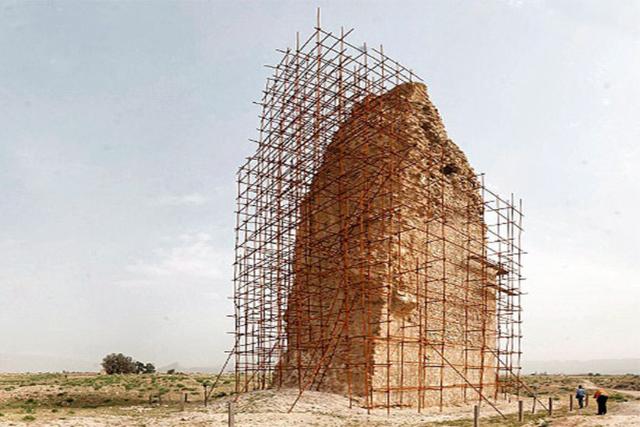 منار میلو