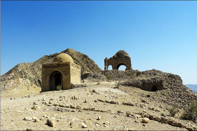 چهارطاقی کنار سیاه