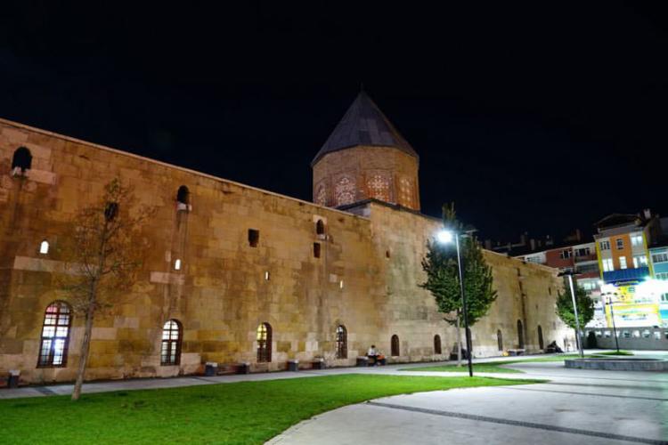 2018-6-25141b84-f4f7-4d1b-b256-c9d895cfcf79