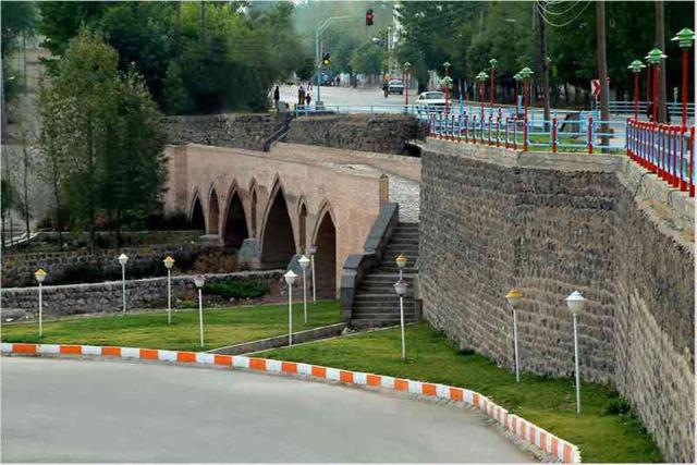 پل قرمزی کورپی 