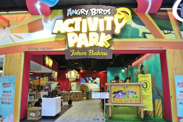 پارک ماجراجویی انگری بردز