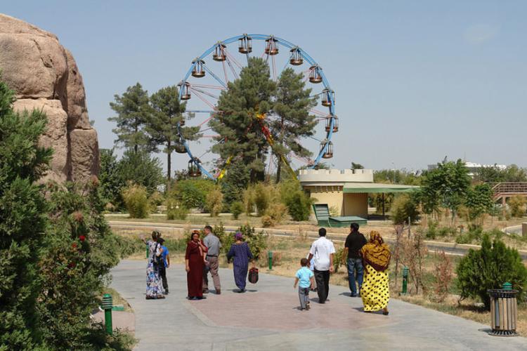 دنیای افسانه های ترکمن