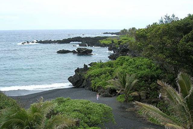 Black Sand Beach