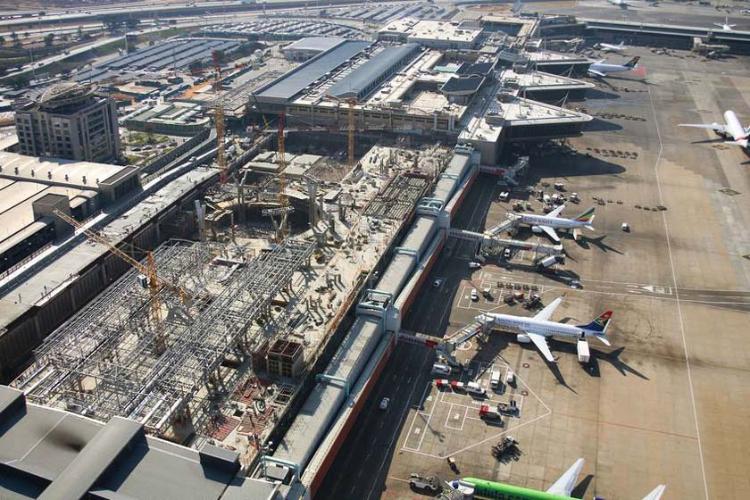 فرودگاه بین‌ المللی اولیور تامبو