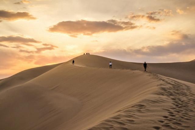 کویر ریگ زرین