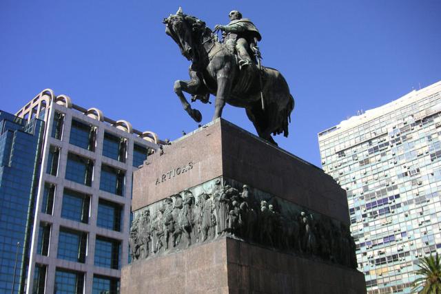 آرامگاه آرتیگاس