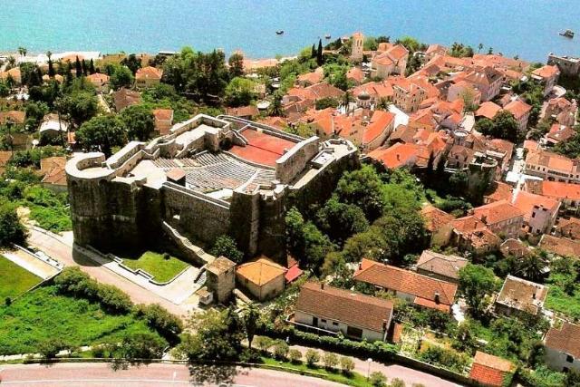 قلعه کانلی کولا (برج خونین)