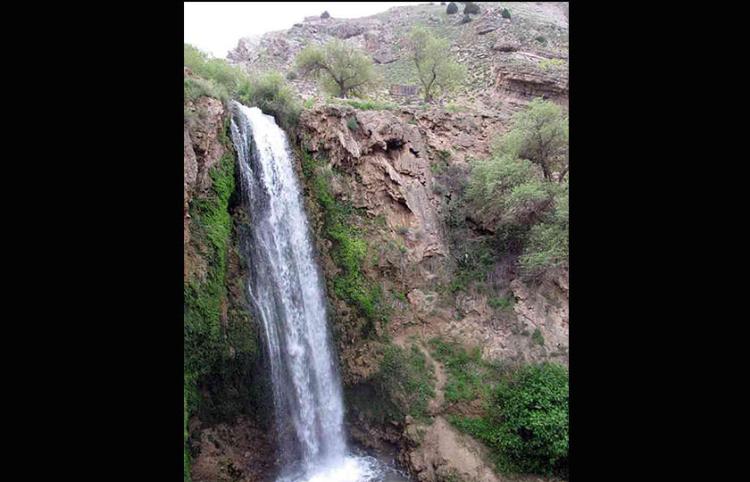  آبشار آب گرم کلات 
