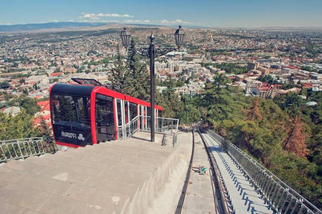 قطار کابلی تفلیس (فیونیکولار تفلیس)