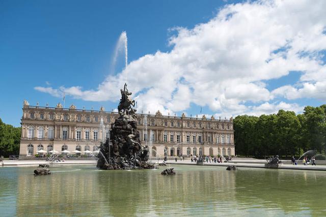 کاخ هرنشیمزی