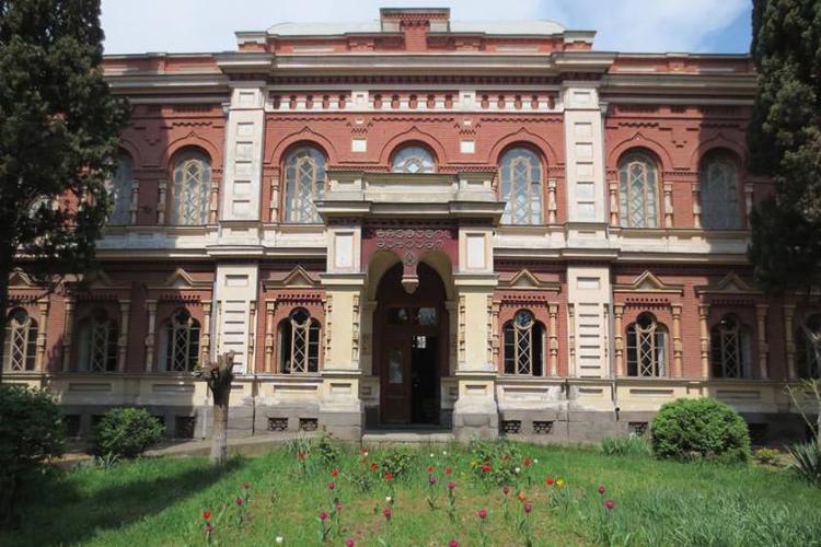 موزه دولتی ابریشم